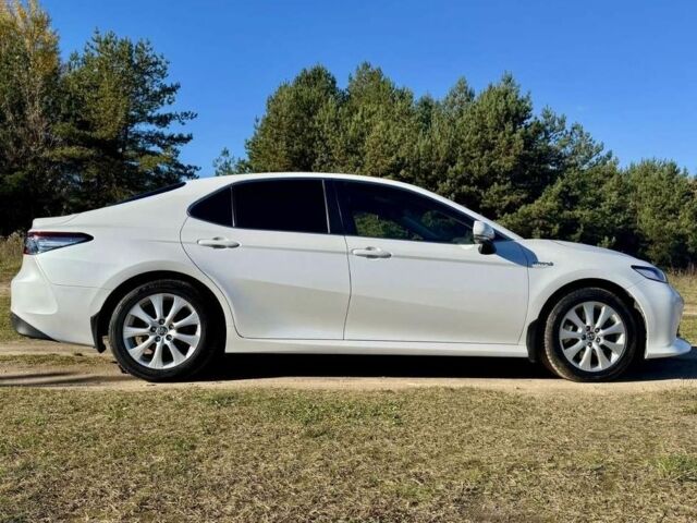 Белый Тойота Камри, объемом двигателя 0 л и пробегом 61 тыс. км за 15000 $, фото 7 на Automoto.ua