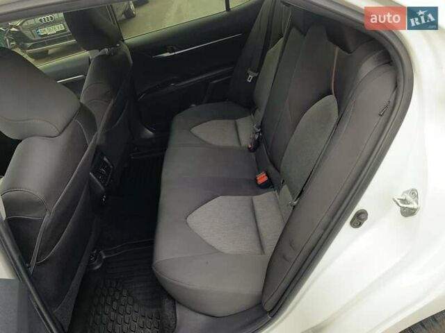 Белый Тойота Камри, объемом двигателя 2.5 л и пробегом 32 тыс. км за 24355 $, фото 26 на Automoto.ua