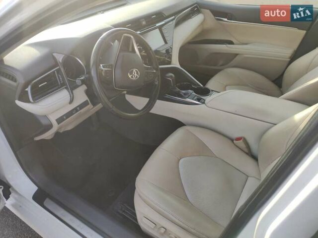 Білий Тойота Камрі, об'ємом двигуна 2.49 л та пробігом 247 тис. км за 18000 $, фото 2 на Automoto.ua