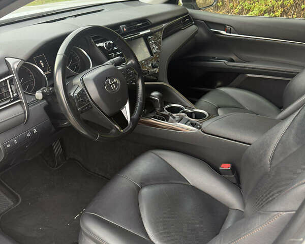 Білий Тойота Камрі, об'ємом двигуна 2.49 л та пробігом 265 тис. км за 24000 $, фото 5 на Automoto.ua