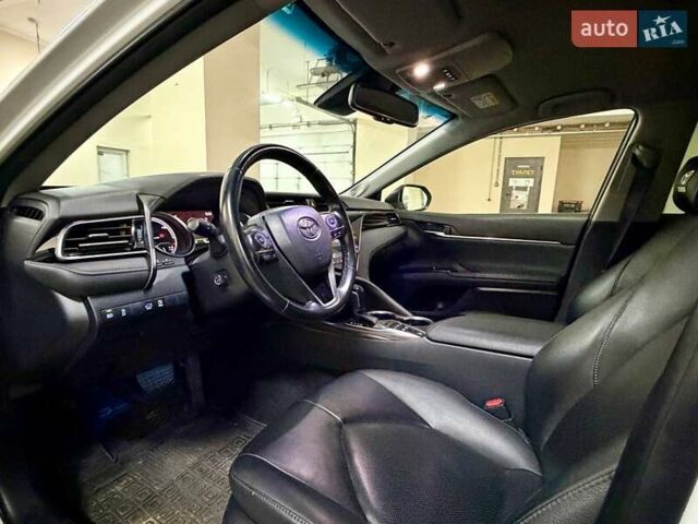 Белый Тойота Камри, объемом двигателя 2.49 л и пробегом 110 тыс. км за 29000 $, фото 9 на Automoto.ua