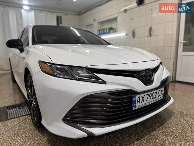 Белый Тойота Камри, объемом двигателя 2.49 л и пробегом 129 тыс. км за 22999 $, фото 1 на Automoto.ua