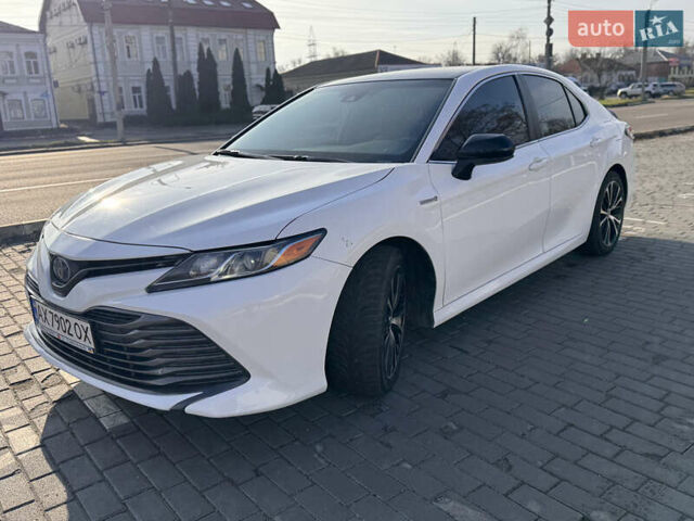 Білий Тойота Камрі, об'ємом двигуна 2.49 л та пробігом 129 тис. км за 21999 $, фото 3 на Automoto.ua