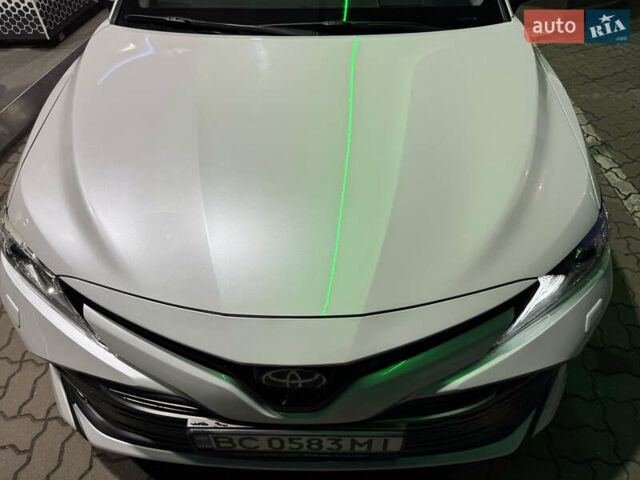 Белый Тойота Камри, объемом двигателя 2.49 л и пробегом 80 тыс. км за 27500 $, фото 4 на Automoto.ua