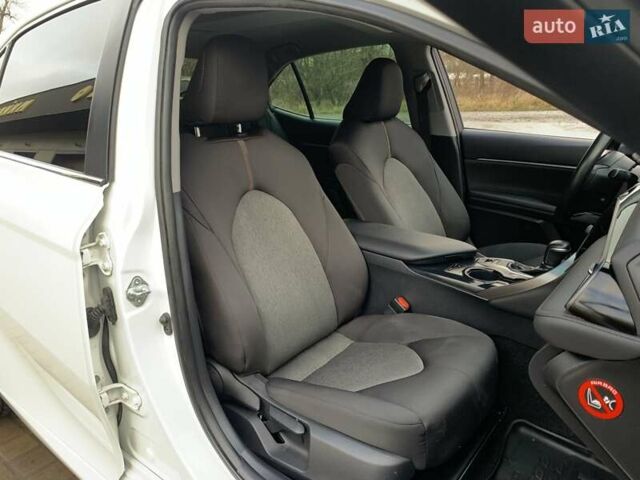 Белый Тойота Камри, объемом двигателя 2.5 л и пробегом 32 тыс. км за 24355 $, фото 33 на Automoto.ua