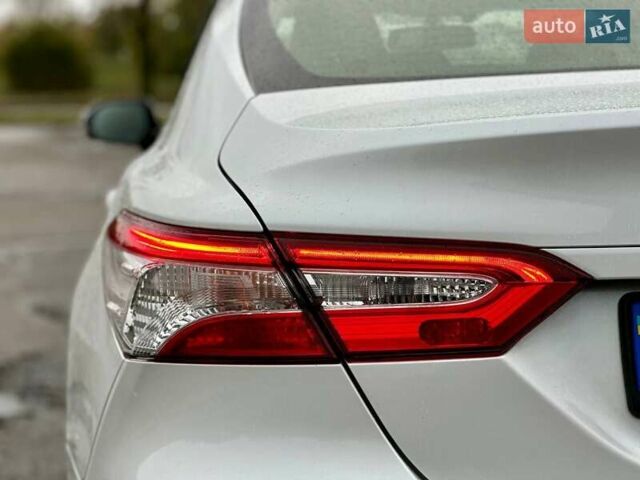 Тойота Камри 2019 в Днепре (Днепропетровске) на Automoto.ua Белый Тойота Камри, объемом двигателя 2.49 л и пробегом 78 тыс. км за 20999 $, фото 1 на Automoto.ua