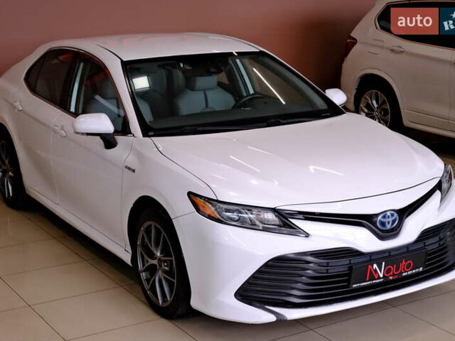 Белый Тойота Камри, объемом двигателя 2.5 л и пробегом 140 тыс. км за 21900 $, фото 3 на Automoto.ua