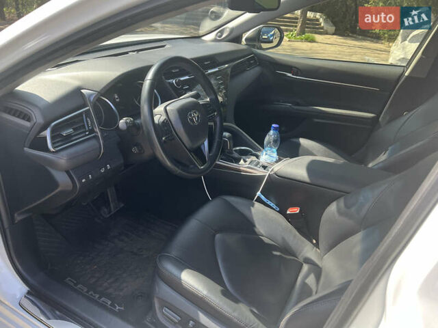 Білий Тойота Камрі, об'ємом двигуна 2.5 л та пробігом 127 тис. км за 25700 $, фото 7 на Automoto.ua