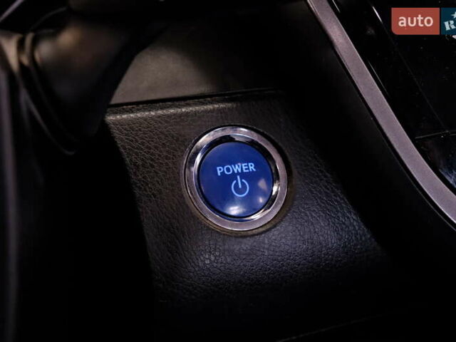 Белый Тойота Камри, объемом двигателя 2.5 л и пробегом 140 тыс. км за 21900 $, фото 25 на Automoto.ua