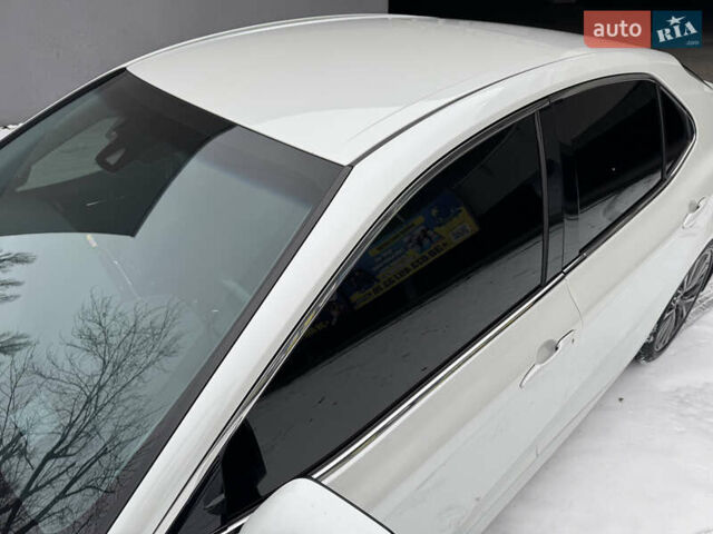 Белый Тойота Камри, объемом двигателя 2.49 л и пробегом 120 тыс. км за 27500 $, фото 10 на Automoto.ua