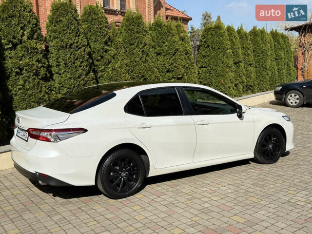 Белый Тойота Камри, объемом двигателя 2.5 л и пробегом 119 тыс. км за 18700 $, фото 3 на Automoto.ua