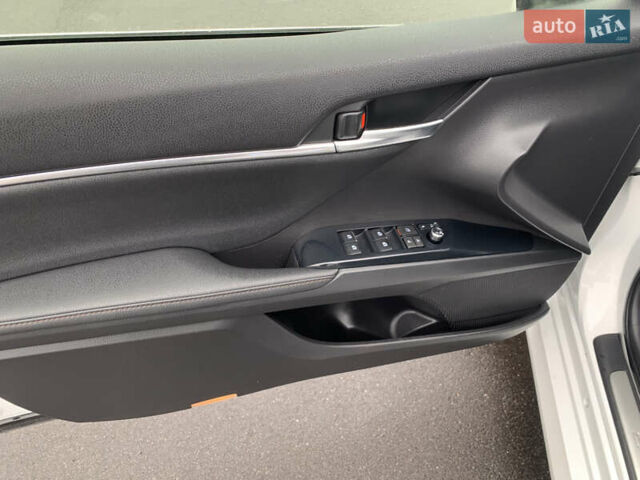 Белый Тойота Камри, объемом двигателя 2.49 л и пробегом 63 тыс. км за 23500 $, фото 28 на Automoto.ua