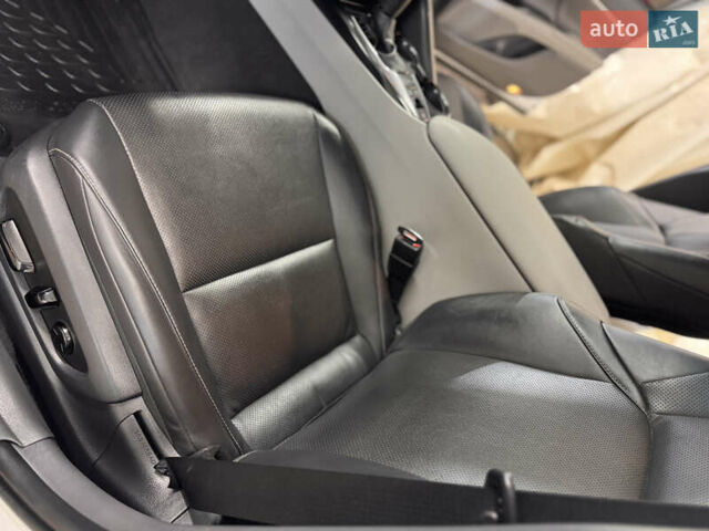 Белый Тойота Камри, объемом двигателя 2.49 л и пробегом 129 тыс. км за 22999 $, фото 16 на Automoto.ua