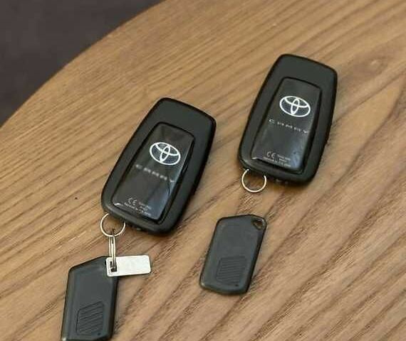 Белый Тойота Камри, объемом двигателя 2.5 л и пробегом 105 тыс. км за 18000 $, фото 21 на Automoto.ua