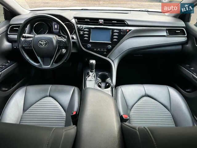 Білий Тойота Камрі, об'ємом двигуна 2.49 л та пробігом 113 тис. км за 23500 $, фото 5 на Automoto.ua