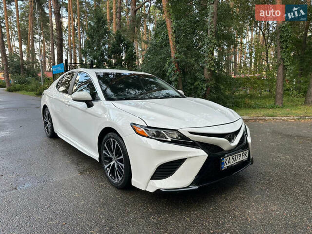 Білий Тойота Камрі, об'ємом двигуна 2.49 л та пробігом 113 тис. км за 23500 $, фото 1 на Automoto.ua