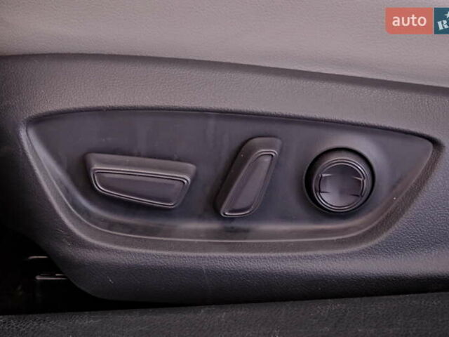 Белый Тойота Камри, объемом двигателя 2.5 л и пробегом 140 тыс. км за 21900 $, фото 19 на Automoto.ua