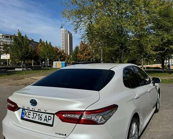 Белый Тойота Камри, объемом двигателя 2.49 л и пробегом 101 тыс. км за 28000 $, фото 3 на Automoto.ua