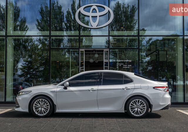 Белый Тойота Камри, объемом двигателя 2.49 л и пробегом 112 тыс. км за 30094 $, фото 2 на Automoto.ua