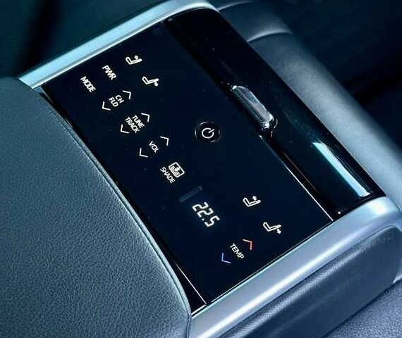 Белый Тойота Камри, объемом двигателя 2.5 л и пробегом 105 тыс. км за 18000 $, фото 18 на Automoto.ua