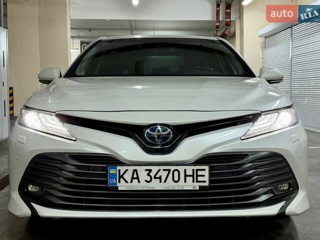 Белый Тойота Камри, объемом двигателя 2.49 л и пробегом 110 тыс. км за 29000 $, фото 1 на Automoto.ua