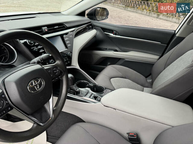 Белый Тойота Камри, объемом двигателя 2.49 л и пробегом 128 тыс. км за 22500 $, фото 22 на Automoto.ua