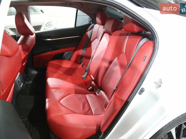 Белый Тойота Камри, объемом двигателя 3.46 л и пробегом 57 тыс. км за 36000 $, фото 2 на Automoto.ua