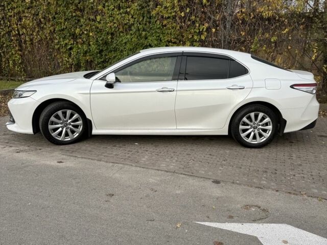 Тойота Камри 2019 в Киеве на Automoto.ua Белый Тойота Камри, объемом двигателя 2.5 л и пробегом 265 тыс. км за 24000 $, фото 1 на Automoto.ua