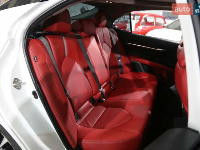 Белый Тойота Камри, объемом двигателя 3.46 л и пробегом 57 тыс. км за 36000 $, фото 3 на Automoto.ua