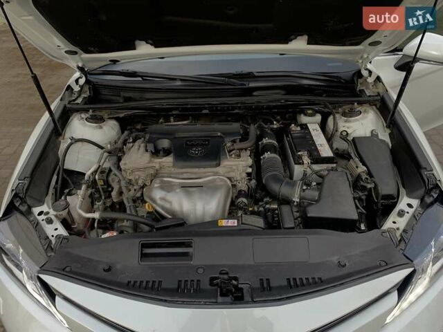 Белый Тойота Камри, объемом двигателя 2.5 л и пробегом 32 тыс. км за 24355 $, фото 55 на Automoto.ua