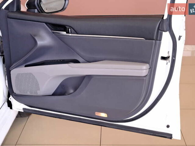 Белый Тойота Камри, объемом двигателя 2.5 л и пробегом 140 тыс. км за 21900 $, фото 42 на Automoto.ua