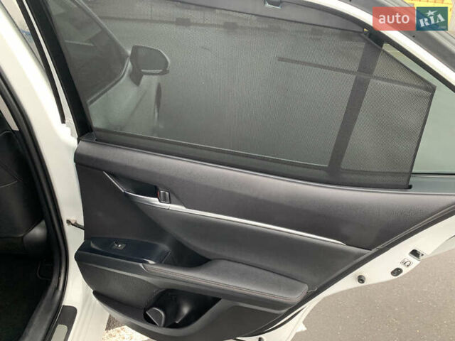 Белый Тойота Камри, объемом двигателя 2.49 л и пробегом 63 тыс. км за 23500 $, фото 45 на Automoto.ua