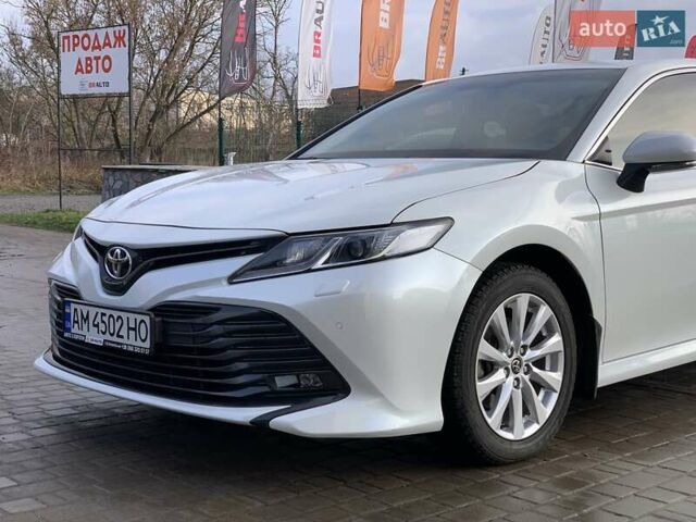 Белый Тойота Камри, объемом двигателя 2.5 л и пробегом 32 тыс. км за 24355 $, фото 3 на Automoto.ua