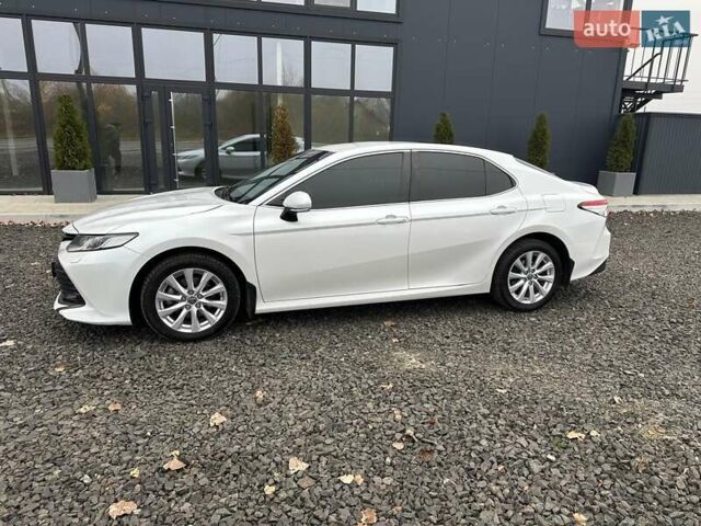 Белый Тойота Камри, объемом двигателя 2.49 л и пробегом 173 тыс. км за 20500 $, фото 10 на Automoto.ua