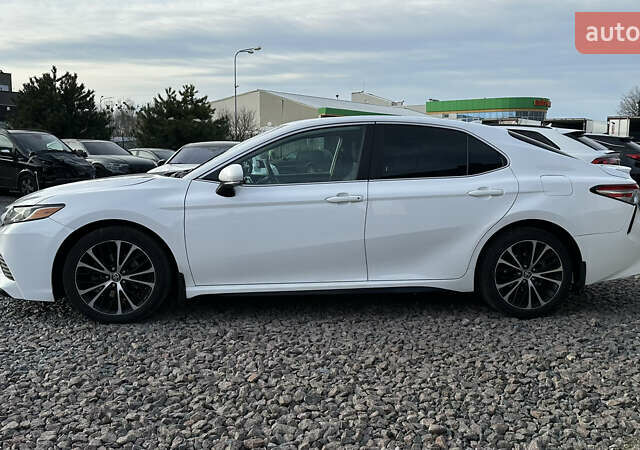 Білий Тойота Камрі, об'ємом двигуна 2.49 л та пробігом 112 тис. км за 21800 $, фото 3 на Automoto.ua