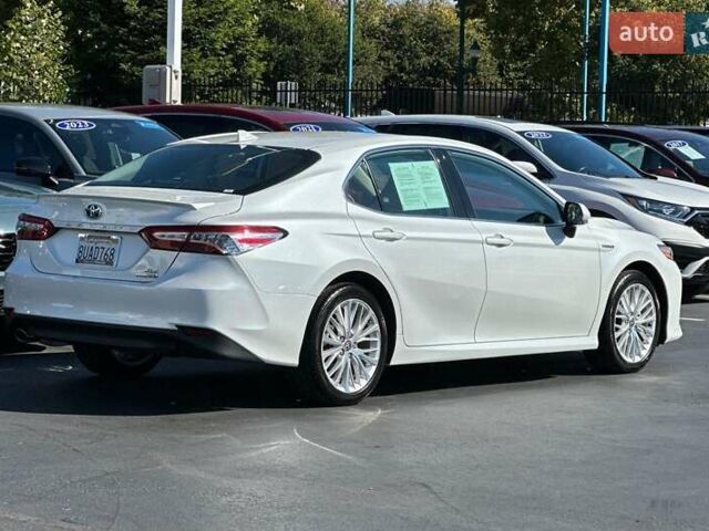 Белый Тойота Камри, объемом двигателя 2.49 л и пробегом 45 тыс. км за 8900 $, фото 2 на Automoto.ua