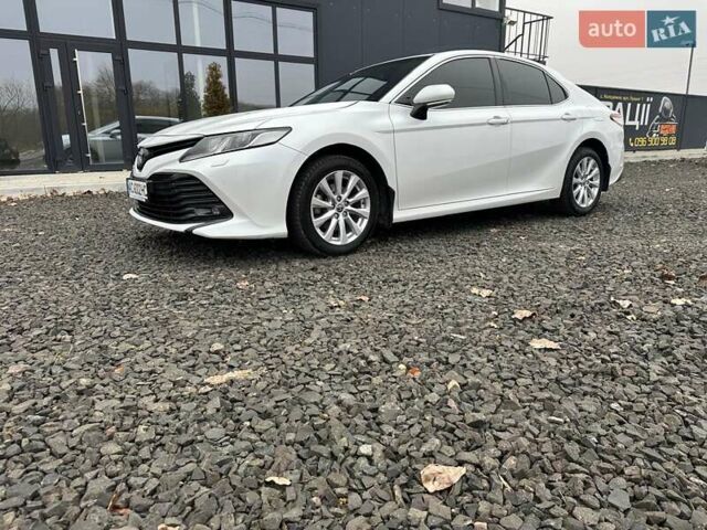 Белый Тойота Камри, объемом двигателя 2.49 л и пробегом 173 тыс. км за 20500 $, фото 9 на Automoto.ua