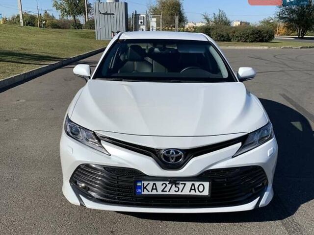 Белый Тойота Камри, объемом двигателя 2.5 л и пробегом 50 тыс. км за 28500 $, фото 2 на Automoto.ua