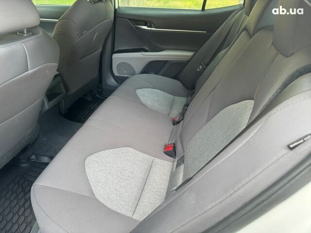 Білий Тойота Камрі, об'ємом двигуна 2.5 л та пробігом 71 тис. км за 21490 $, фото 17 на Automoto.ua