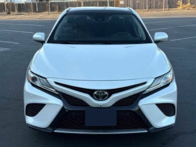 Белый Тойота Камри, объемом двигателя 2.5 л и пробегом 43 тыс. км за 8400 $, фото 1 на Automoto.ua