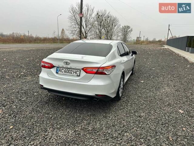 Белый Тойота Камри, объемом двигателя 2.49 л и пробегом 173 тыс. км за 20500 $, фото 15 на Automoto.ua