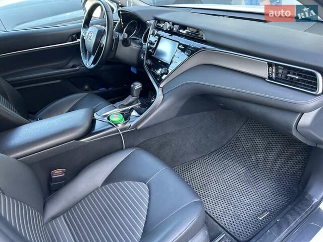 Белый Тойота Камри, объемом двигателя 2.49 л и пробегом 115 тыс. км за 21000 $, фото 35 на Automoto.ua