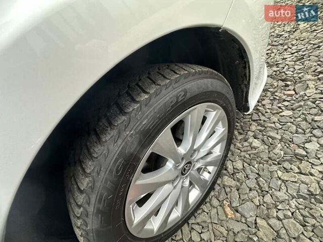 Белый Тойота Камри, объемом двигателя 2.49 л и пробегом 173 тыс. км за 20500 $, фото 34 на Automoto.ua