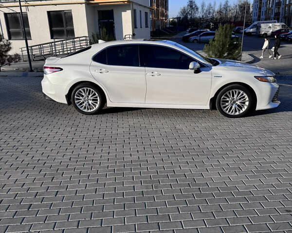 Білий Тойота Камрі, об'ємом двигуна 2.5 л та пробігом 64 тис. км за 29700 $, фото 2 на Automoto.ua