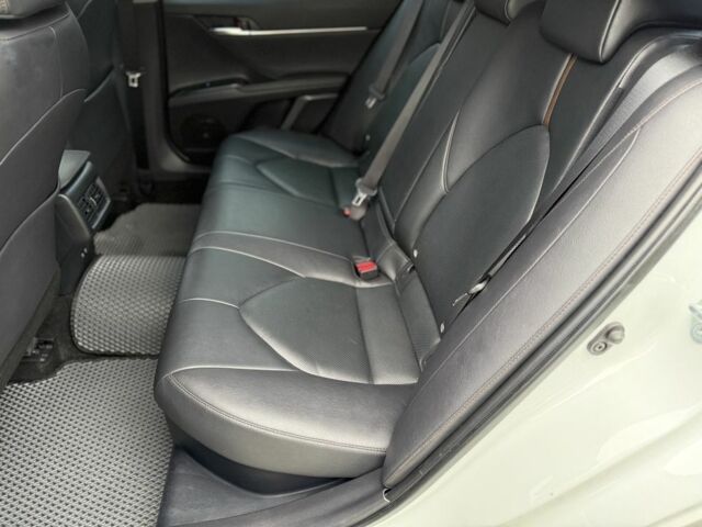 Белый Тойота Камри, объемом двигателя 2.5 л и пробегом 100 тыс. км за 27300 $, фото 4 на Automoto.ua