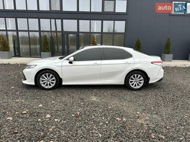 Белый Тойота Камри, объемом двигателя 2.49 л и пробегом 173 тыс. км за 20500 $, фото 7 на Automoto.ua