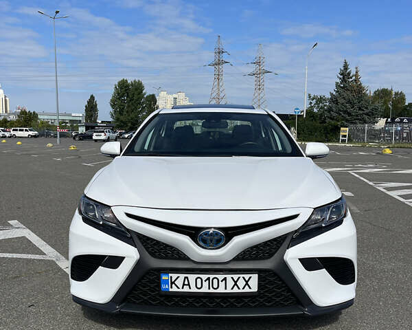 Белый Тойота Камри, объемом двигателя 2.49 л и пробегом 143 тыс. км за 24000 $, фото 2 на Automoto.ua