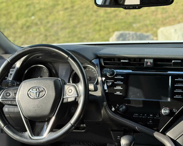 Тойота Камри 2020 в Днепре (Днепропетровске) на Automoto.ua Белый Тойота Камри, объемом двигателя 2.49 л и пробегом 97 тыс. км за 23499 $, фото 11 на Automoto.ua