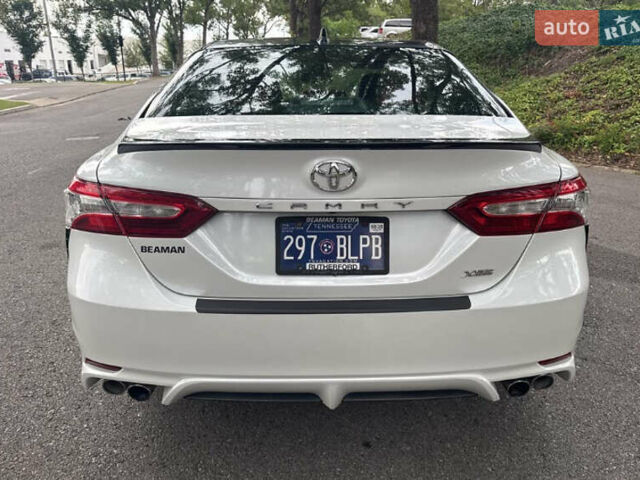 Белый Тойота Камри, объемом двигателя 2.49 л и пробегом 87 тыс. км за 15500 $, фото 3 на Automoto.ua