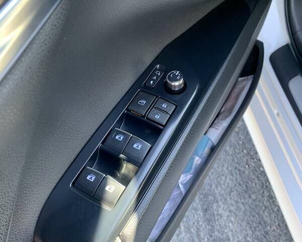 Белый Тойота Камри, объемом двигателя 2.5 л и пробегом 50 тыс. км за 28500 $, фото 13 на Automoto.ua